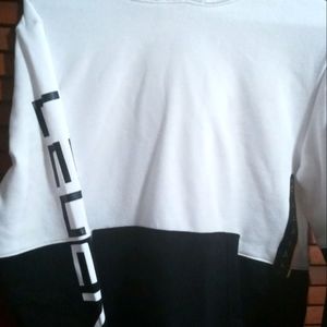 Xersion pullover, Black and White